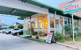 Parkville Motel